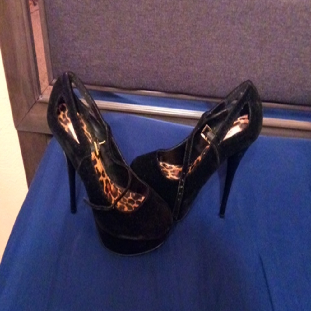 High heels/Zapatos de tacón